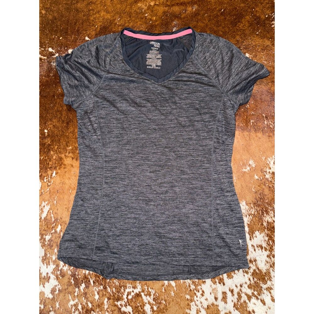 Danskin Now women's semi-fitted V-neck athletic t-shirt size medium